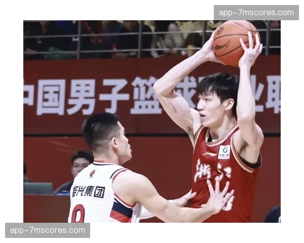 吴前命中超远压哨三分，浙江主场瞬间沸腾