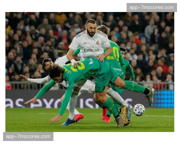 马德里竞技客场3-0完胜皇家社会，格列兹曼传射建功