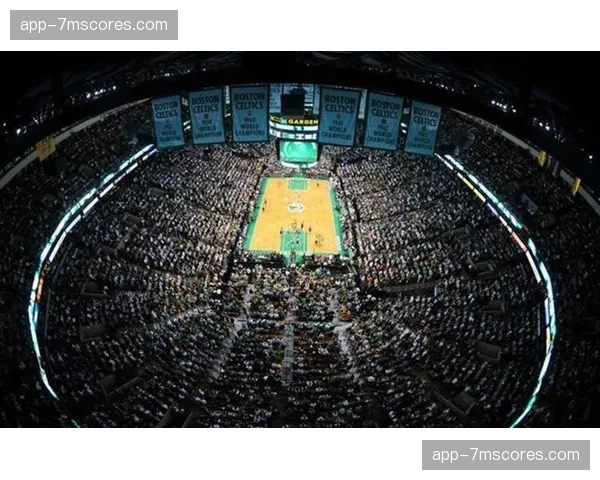 凯尔特人主场启用全新智能地板传感器系统,实时捕捉球员跑动与弹跳数据 凯尔特人主场启用全新智能地板传感器系统,实时捕捉球员跑动与弹跳数据