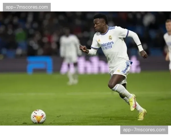 官方：皇家马德里与维尼修斯完成续约，违约金高达10亿欧元